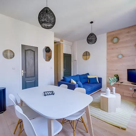 شقة Nice Bordeaux With Terrace